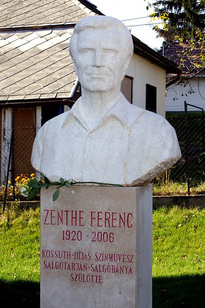 Zenthe Ferenc szobra Salgóbányán